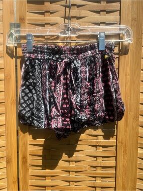 🔥3/$8- Joe B Black and Pink Patterned Girls' Shorts